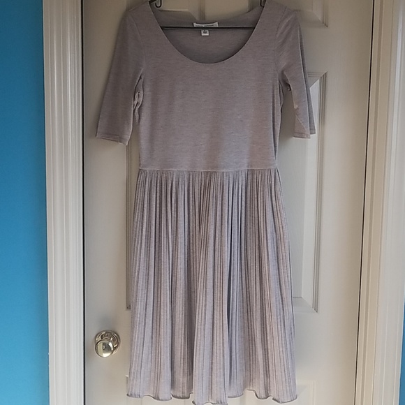 Banana Republic Dresses & Skirts - Banana Republic 4 Pleated Soft Viscose Dress